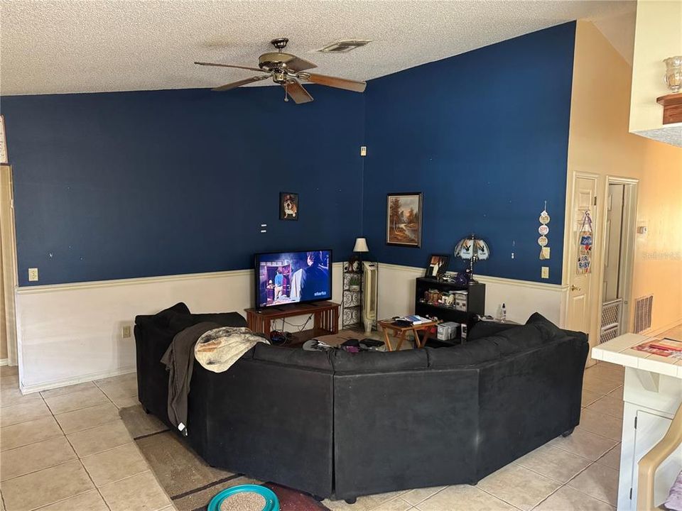 For Sale: $275,000 (3 beds, 2 baths, 1995 Square Feet)