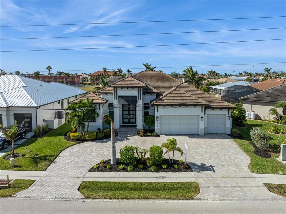 For Sale: $1,455,000 (3 beds, 3 baths, 2499 Square Feet)