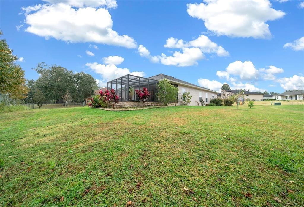 For Sale: $435,000 (3 beds, 2 baths, 1962 Square Feet)