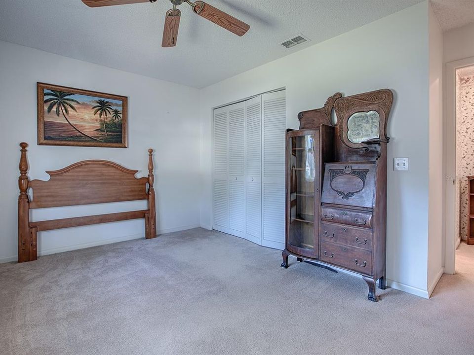 DOUBLE DOOR CLOSET IN THE GUEST ROOM