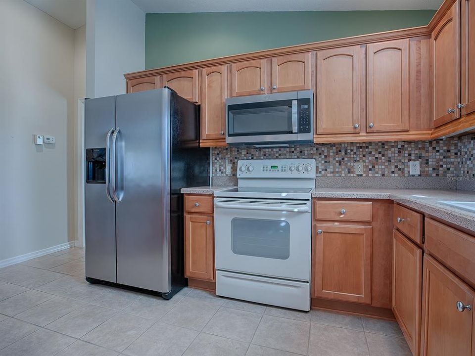 COUNTER SPACE AND CABINETS GALORE