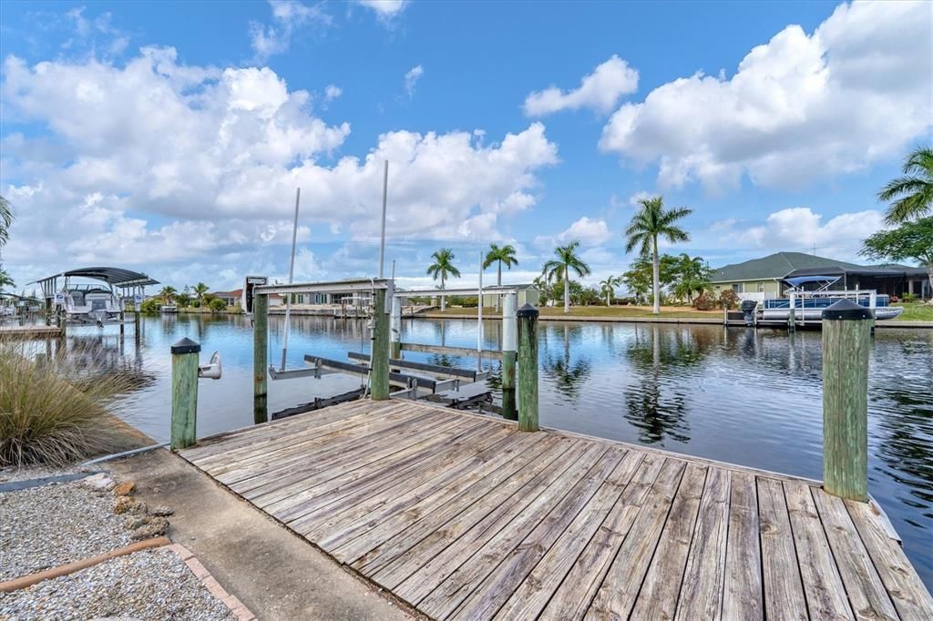 For Sale: $699,000 (3 beds, 2 baths, 1433 Square Feet)