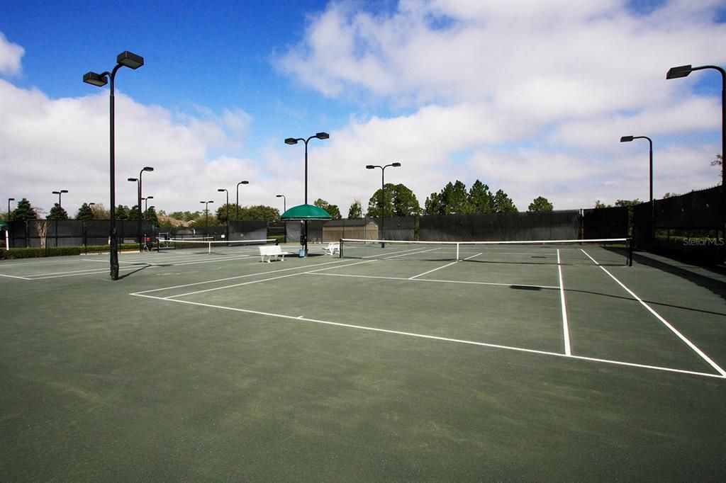 Victoria Gardens 4-Har-Tru lighted tennis courts