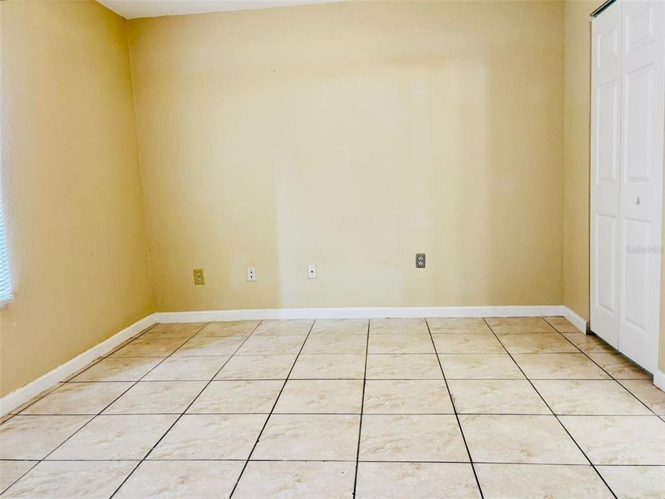 For Sale: $198,000 (2 beds, 2 baths, 890 Square Feet)