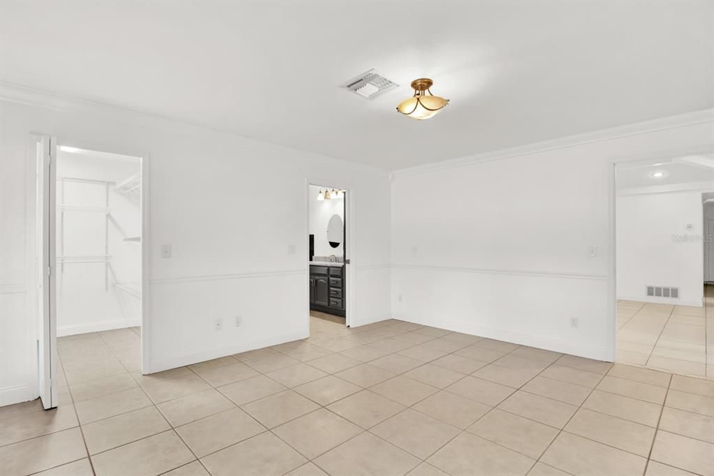 For Sale: $625,000 (4 beds, 2 baths, 2302 Square Feet)