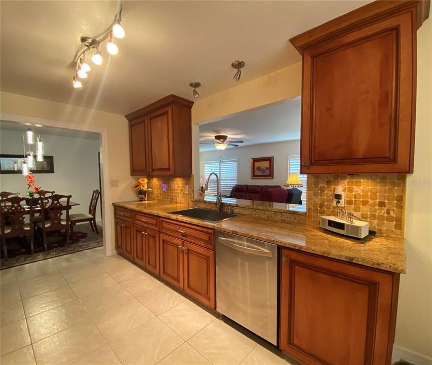 Gourmet Kitchen with Soft Close & Pull Outs