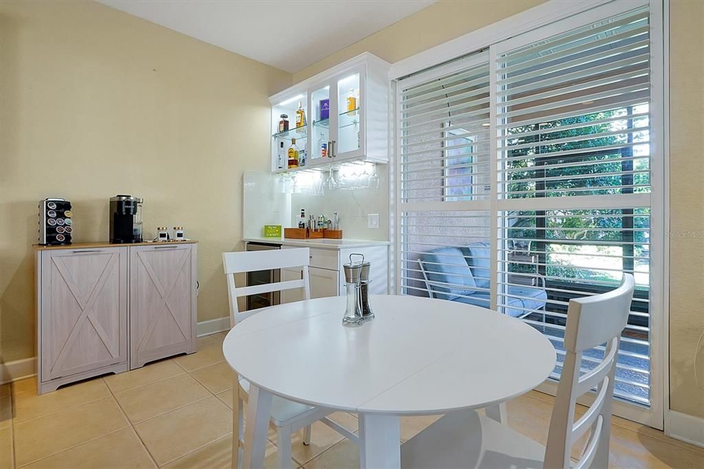 Kitchen/ Bar/ Coffee Station