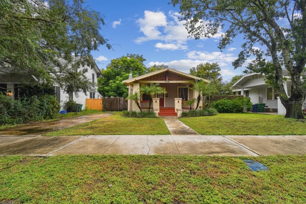 For Sale: $649,000 (3 beds, 3 baths, 1103 Square Feet)