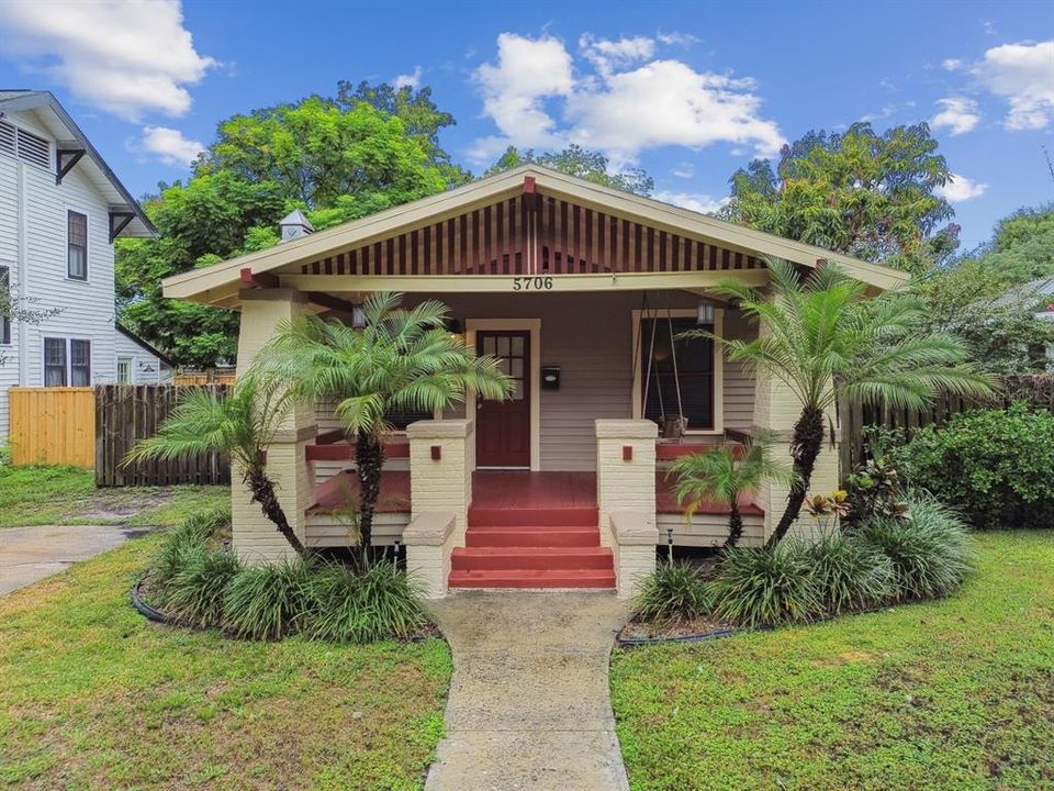 For Sale: $649,000 (3 beds, 3 baths, 1103 Square Feet)