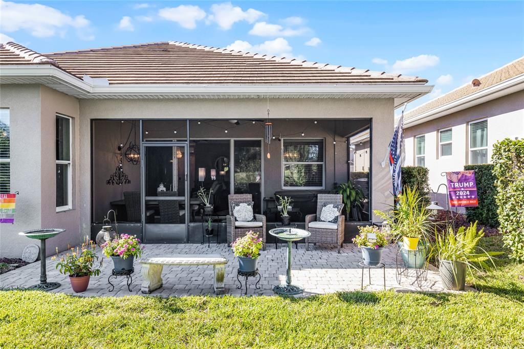 Outdoor patio with area for sunning