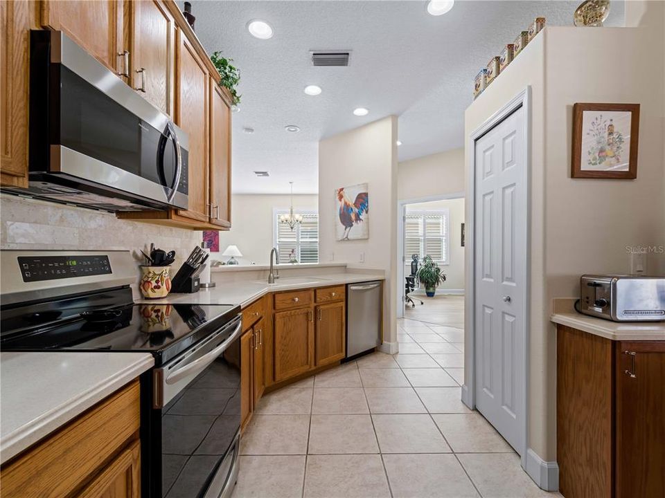 Just enough pantry, cabinet & counter space for the heart's delight of the Chef.