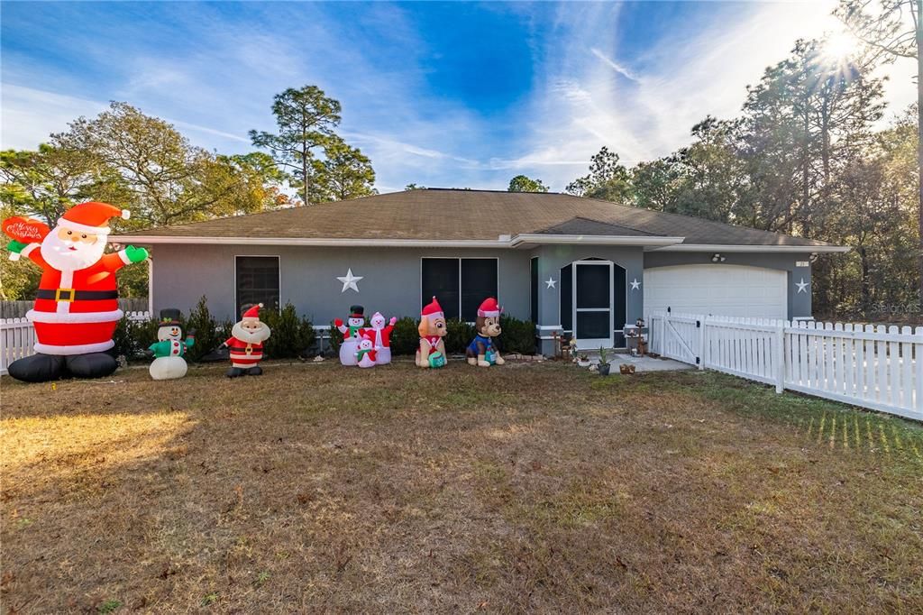 For Sale: $290,000 (3 beds, 2 baths, 1601 Square Feet)