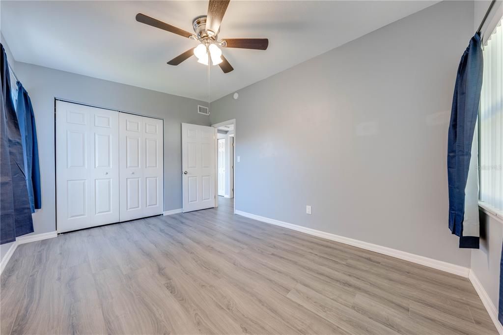 For Sale: $289,900 (2 beds, 1 baths, 942 Square Feet)