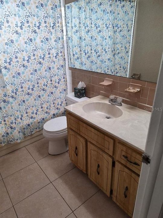 2ND BATHROOM