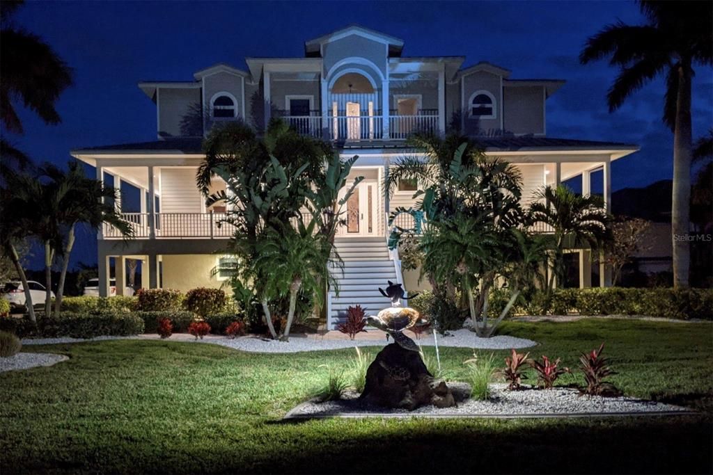 Recently Sold: $2,800,000 (4 beds, 4 baths, 3634 Square Feet)