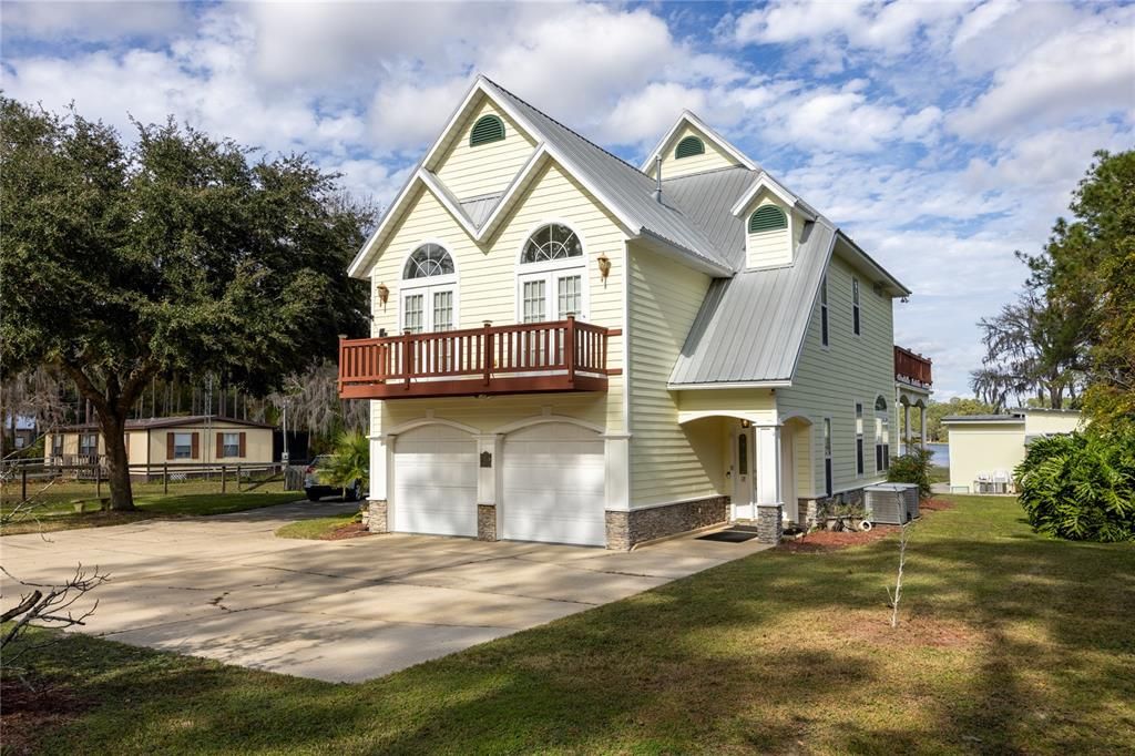 For Sale: $789,000 (3 beds, 2 baths, 2775 Square Feet)