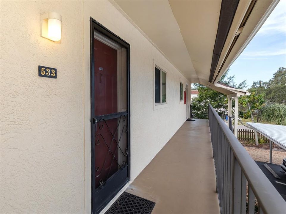 For Sale: $315,000 (2 beds, 2 baths, 941 Square Feet)