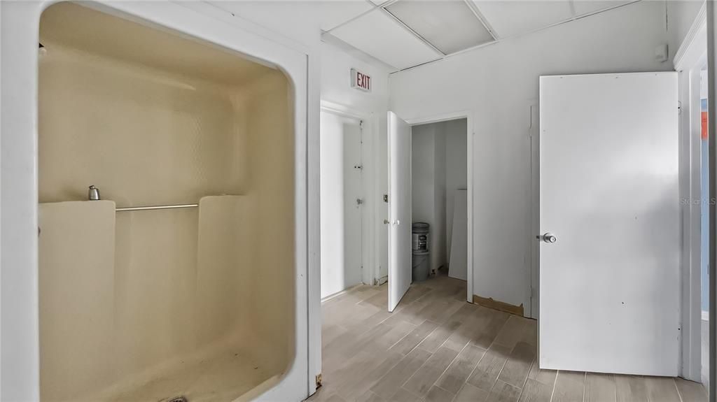 待售: $21,000 (0 贝兹, 0 浴室, 1200 平方英尺)