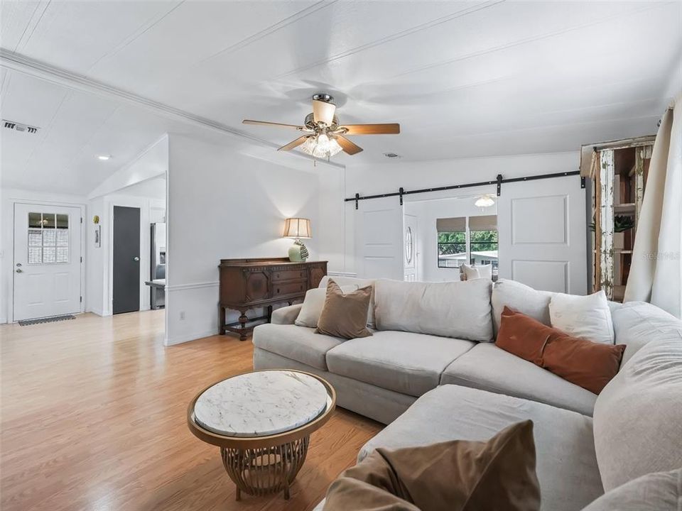 Spacious Livingroom with barn doors