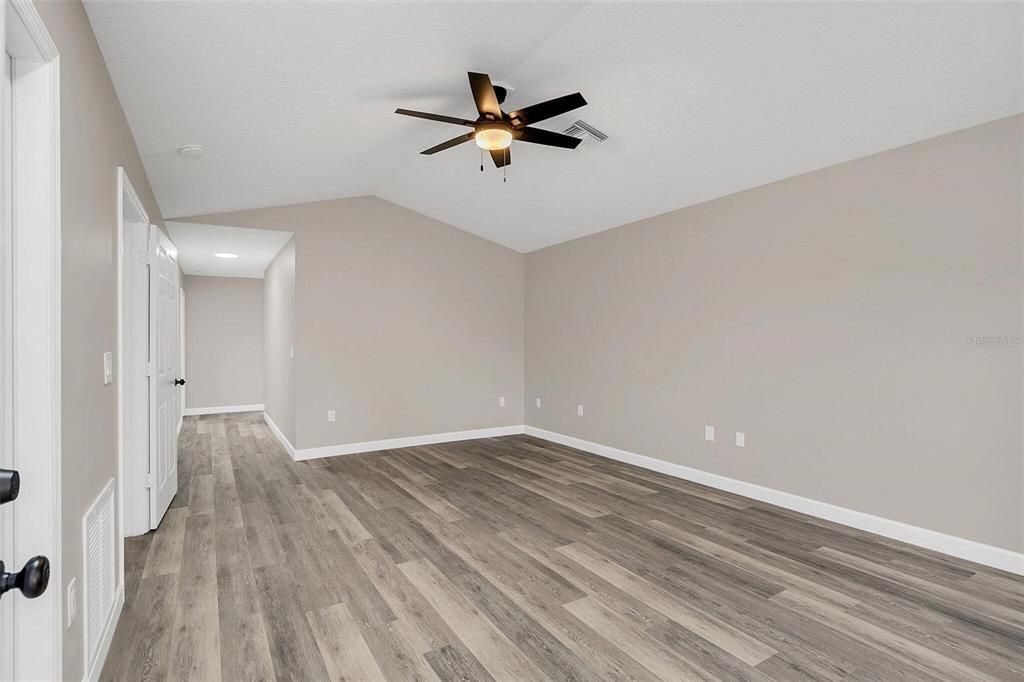 Active With Contract: $249,900 (2 beds, 2 baths, 1068 Square Feet)