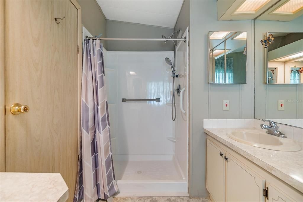 For Sale: $134,000 (2 beds, 2 baths, 1056 Square Feet)