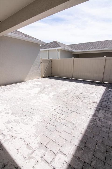 Active With Contract: $2,200 (3 beds, 2 baths, 1615 Square Feet)