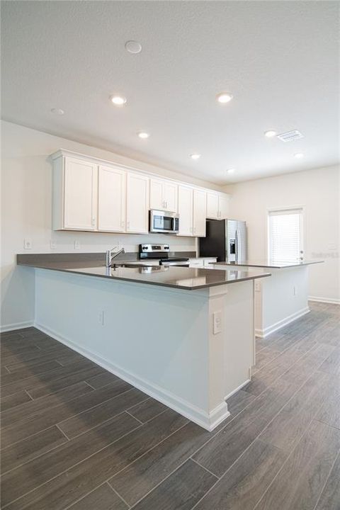 Active With Contract: $2,200 (3 beds, 2 baths, 1615 Square Feet)