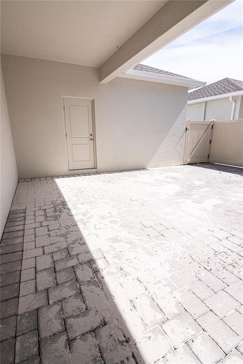 Active With Contract: $2,200 (3 beds, 2 baths, 1615 Square Feet)