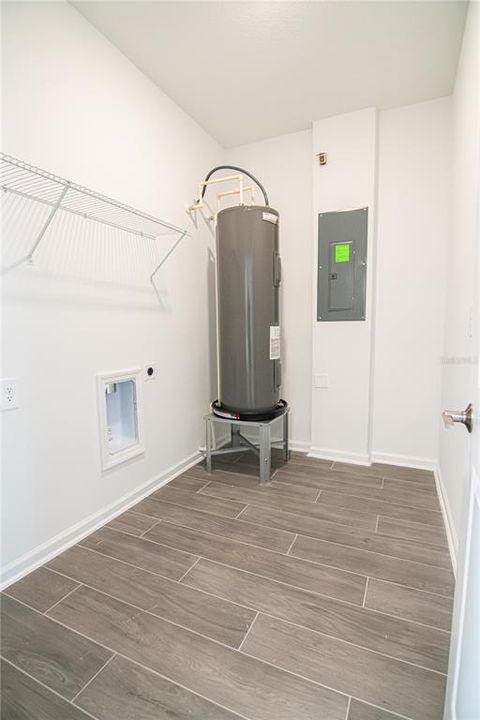 Active With Contract: $2,200 (3 beds, 2 baths, 1615 Square Feet)