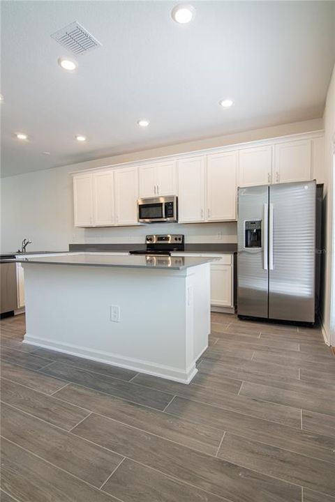 Active With Contract: $2,200 (3 beds, 2 baths, 1615 Square Feet)