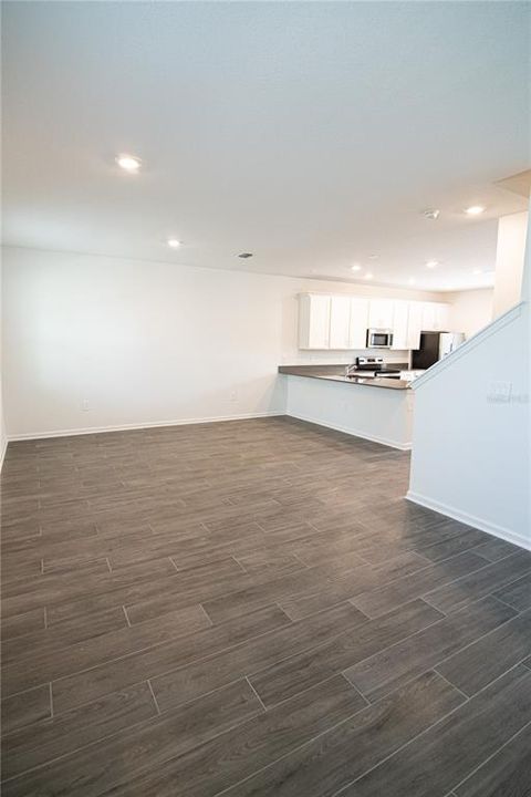 Active With Contract: $2,200 (3 beds, 2 baths, 1615 Square Feet)