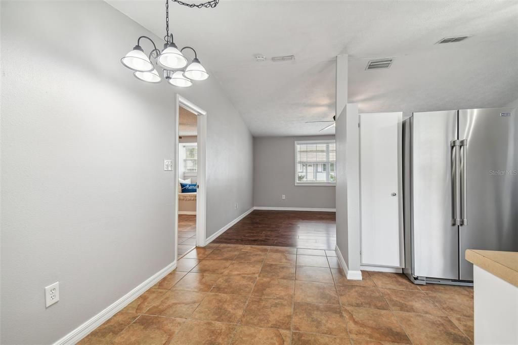 Eat-In Kitchen Area - Breakfast Nook