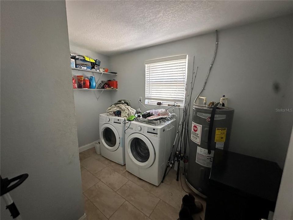 For Sale: $365,000 (4 beds, 1 baths, 1312 Square Feet)