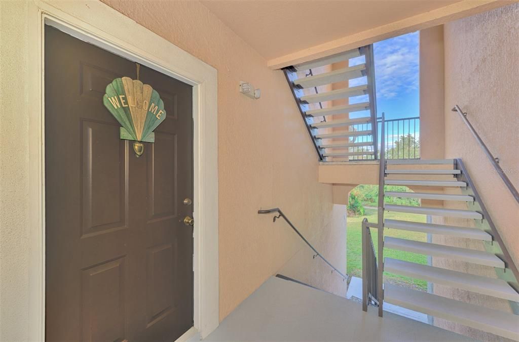 For Sale: $319,000 (1 beds, 1 baths, 829 Square Feet)