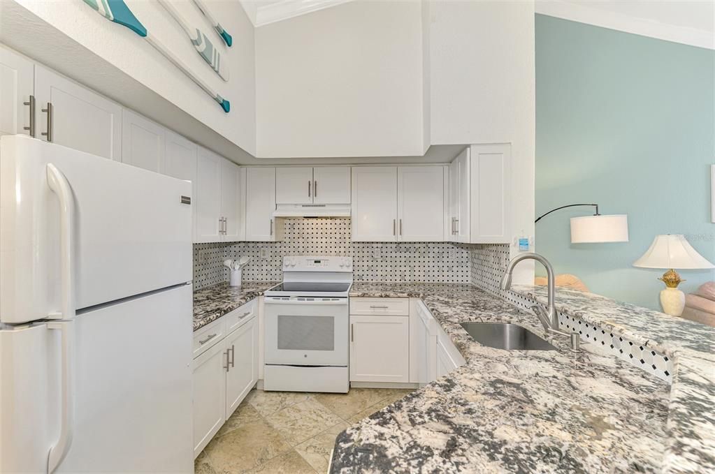 For Sale: $319,000 (1 beds, 1 baths, 829 Square Feet)