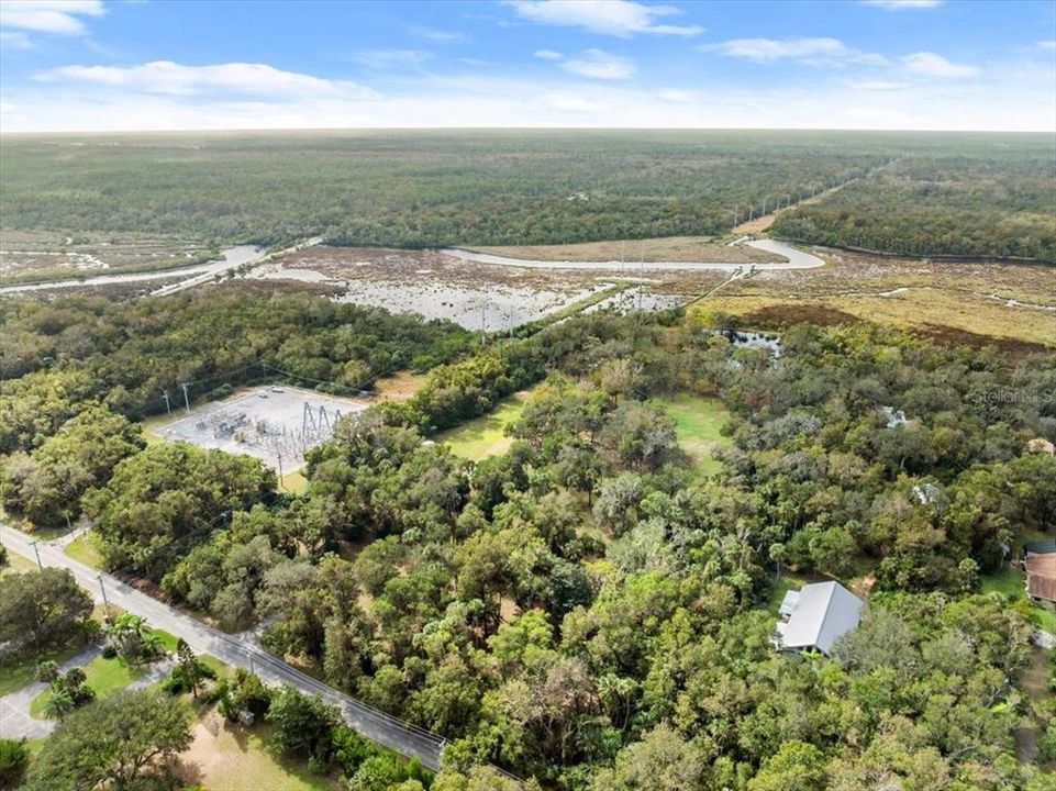 На продажу: $1,950,000 (19.86 acres)