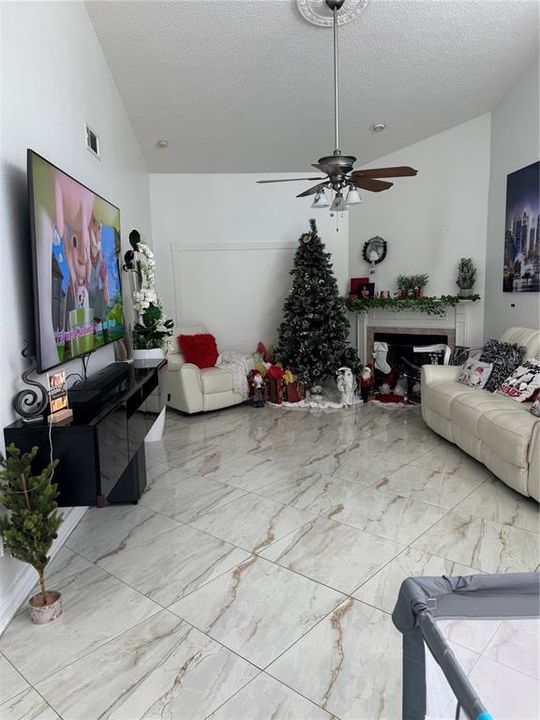 For Sale: $470,000 (3 beds, 2 baths, 1565 Square Feet)