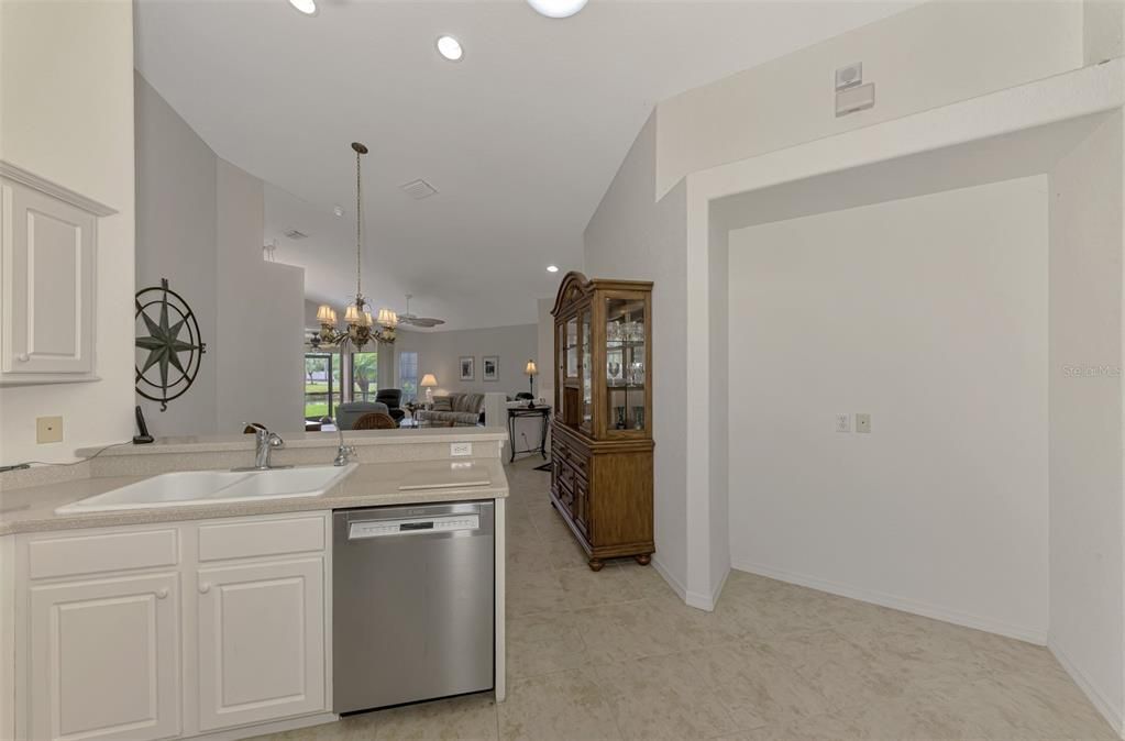 For Sale: $299,700 (3 beds, 2 baths, 1477 Square Feet)