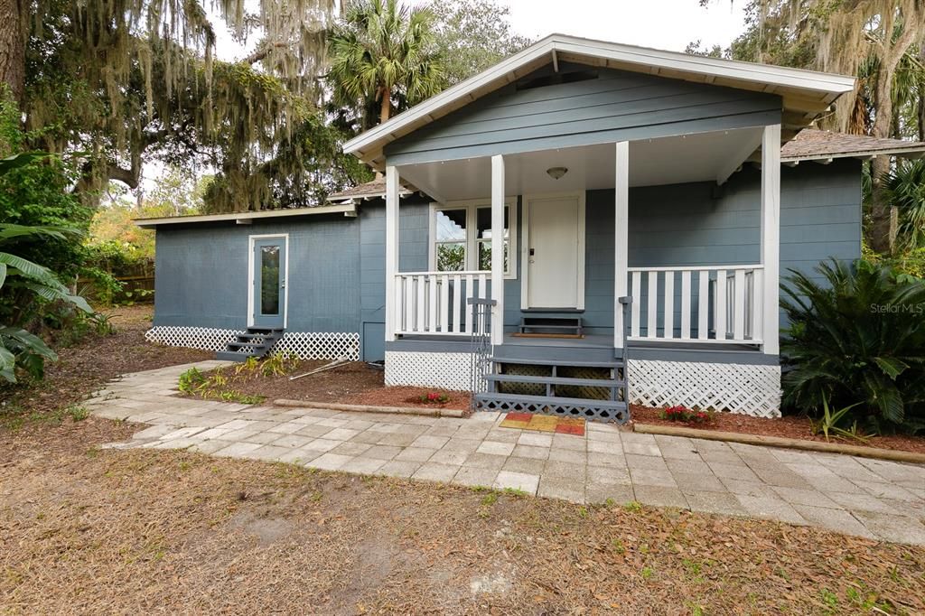 For Sale: $218,800 (3 beds, 2 baths, 1255 Square Feet)