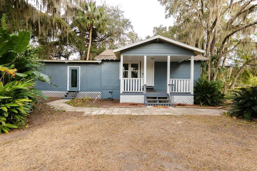 For Sale: $218,800 (3 beds, 2 baths, 1255 Square Feet)