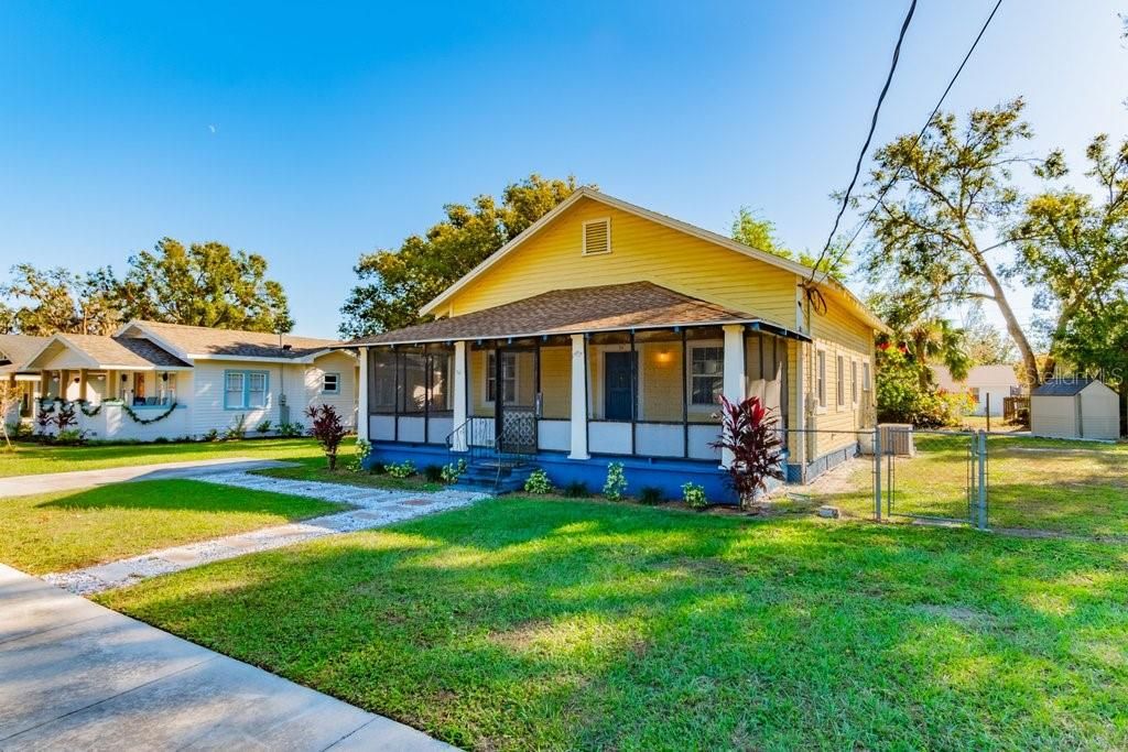 CHARMING BUNGALOW