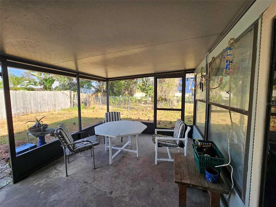 very large screened lanai