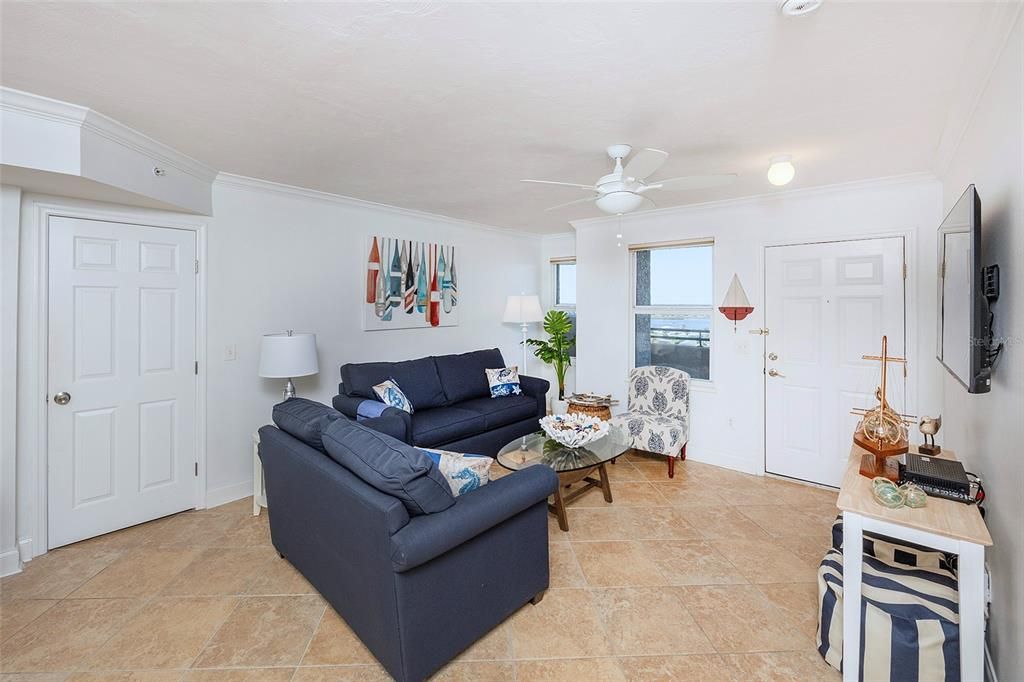 For Sale: $575,000 (2 beds, 2 baths, 1674 Square Feet)