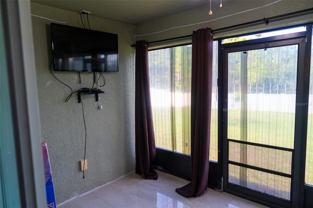 Enclosed Screen Room