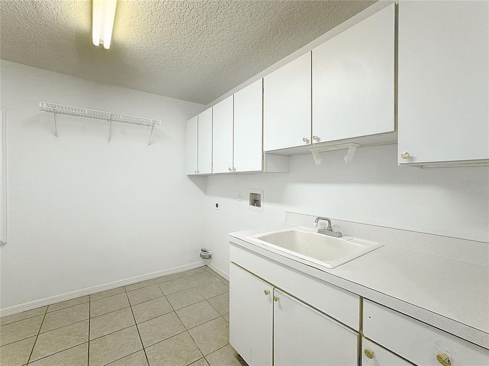 Inside Laundry/Mud Room