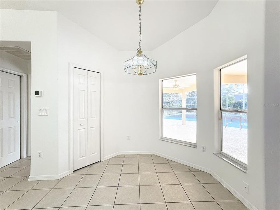 Dining Nook overlooking the Pool