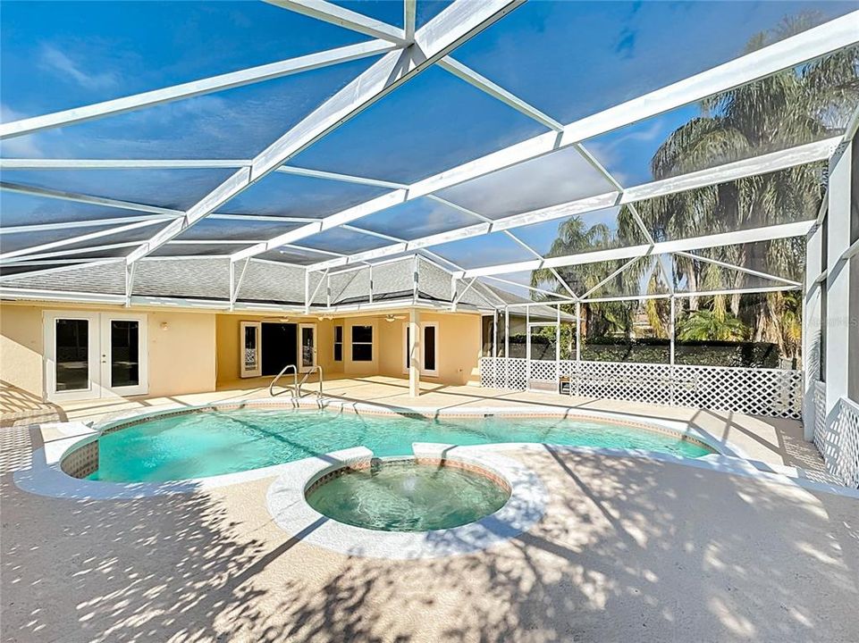 Beautiful Sparkling Pool with fountain and large deck for entertaining