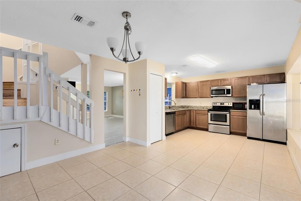 For Sale: $375,000 (3 beds, 2 baths, 1603 Square Feet)