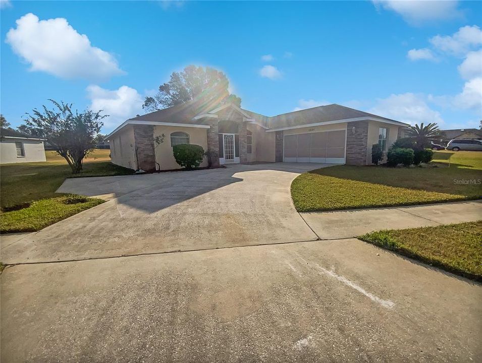 For Sale: $393,000 (3 beds, 2 baths, 2118 Square Feet)