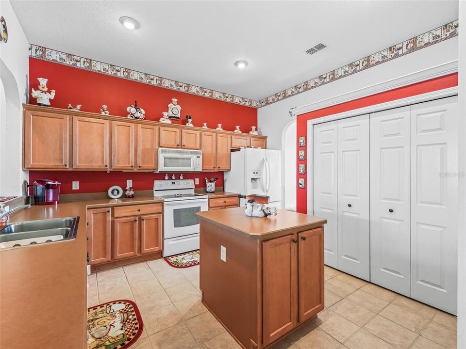 Kitchen w/lots of natural light